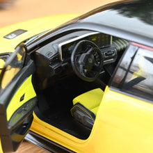 Indlæs billede til gallerivisning RENAULT 5 E-TECH 100% ELECTRIC 2024 POP YELLOW-BLACK 1:18