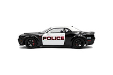 Indlæs billede til gallerivisning Dodge CHALLENGER R/T SCAT PACK WIDEBODY - HIGHWAY POLICE 2023 sort/hvid 1:18