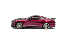 Indlæs billede til gallerivisning SHELBY MUSTANG GT500KR 2023 MET.PURPLE/WHITE STRIPES 1:18