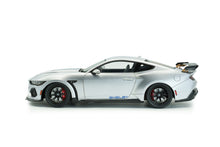 Indlæs billede til gallerivisning FORD USA MUSTANG SHELBY SUPER SNAKE COUPE 2025 SILVER BLUE 1:18