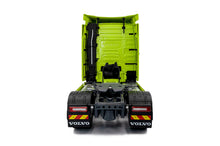 Indlæs billede til gallerivisning VOLVO FH GLOBETROTTER XL 2023 NEON GREEN 1:24