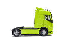 Indlæs billede til gallerivisning VOLVO FH GLOBETROTTER XL 2023 NEON GREEN 1:24
