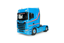 Indlæs billede til gallerivisning Scania 580S HIGHLINE - 113 TRIBUTE 2023 blå/rød 1:24