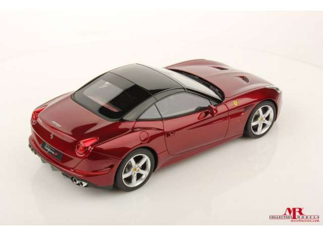1/18 Ferrari California T closed convertible, metallic red. 1:18
