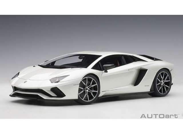 3x 2017 Lamborghini Aventador S, white, green, yellow  1:18