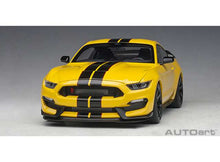 Indlæs billede til gallerivisning 1/18 Ford Mustang Shelby GT350R, yellow/black stripes 1:18