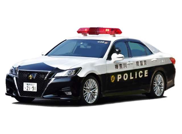 1/18 Toyota Crown (GRS214) *Kanagawa Police Traffic Police Force #438*, white/black 1:18