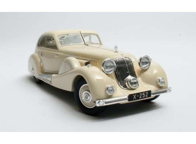 1935 Mercedes-Benz 500K Spezial Stromlinienwagen Tan Tjoan Keng, white 1:18
