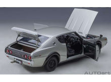 Indlæs billede til gallerivisning 1/18 Nissan Skyline GT-R (KPGC110), silver 1:18