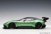 Indlæs billede til gallerivisning Aston Martin Vulcan, apple tree green metallic 1:18
