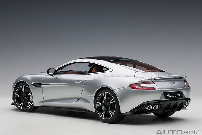 Aston Martin Vanquish S, silver 1:18