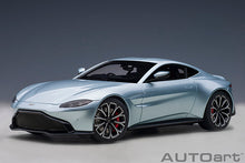 Indlæs billede til gallerivisning 2019 Aston Martin Vantage, skyfall silver 1:18