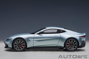 2019 Aston Martin Vantage, skyfall silver 1:18