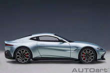 Indlæs billede til gallerivisning 2019 Aston Martin Vantage, skyfall silver 1:18