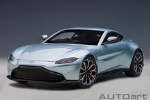 Indlæs billede til gallerivisning 2019 Aston Martin Vantage, skyfall silver 1:18