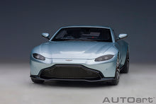 Indlæs billede til gallerivisning 2019 Aston Martin Vantage, skyfall silver 1:18