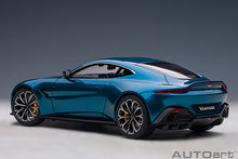 Indlæs billede til gallerivisning 2019 Aston Martin Vantage, ming blue 1:18