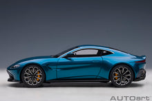 Indlæs billede til gallerivisning 2019 Aston Martin Vantage, ming blue 1:18