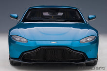 Indlæs billede til gallerivisning 2019 Aston Martin Vantage, ming blue 1:18