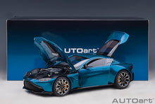 Indlæs billede til gallerivisning 2019 Aston Martin Vantage, ming blue 1:18