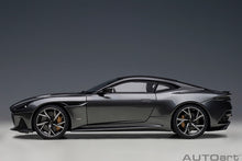 Indlæs billede til gallerivisning Aston Martin DBS Superleggera, magnetic silver  1:18