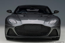 Indlæs billede til gallerivisning Aston Martin DBS Superleggera, magnetic silver  1:18