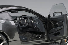 Indlæs billede til gallerivisning Aston Martin DBS Superleggera, magnetic silver  1:18