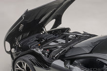 Indlæs billede til gallerivisning Aston Martin DBS Superleggera, magnetic silver  1:18