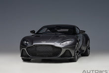 Indlæs billede til gallerivisning Aston Martin DBS Superleggera, magnetic silver  1:18