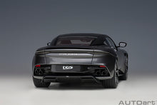 Indlæs billede til gallerivisning Aston Martin DBS Superleggera, magnetic silver  1:18
