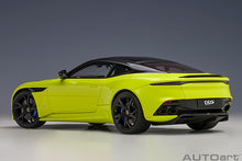 Indlæs billede til gallerivisning Aston Martin DBS Superleggera (Lime Essence), yellow  1:18