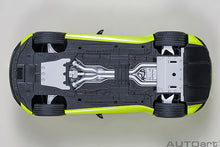 Indlæs billede til gallerivisning Aston Martin DBS Superleggera (Lime Essence), yellow  1:18