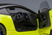 Indlæs billede til gallerivisning Aston Martin DBS Superleggera (Lime Essence), yellow  1:18