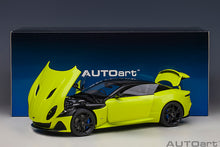 Indlæs billede til gallerivisning Aston Martin DBS Superleggera (Lime Essence), yellow  1:18