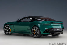 Indlæs billede til gallerivisning 1/18 Aston Martin DBS Superleggera, green 1:18