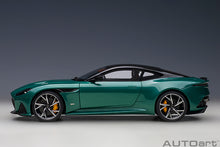 Indlæs billede til gallerivisning 1/18 Aston Martin DBS Superleggera, green 1:18