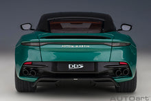Indlæs billede til gallerivisning 1/18 Aston Martin DBS Superleggera, green 1:18