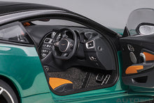 Indlæs billede til gallerivisning 1/18 Aston Martin DBS Superleggera, green 1:18
