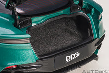 Indlæs billede til gallerivisning 1/18 Aston Martin DBS Superleggera, green 1:18