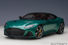 Indlæs billede til gallerivisning 1/18 Aston Martin DBS Superleggera, green 1:18