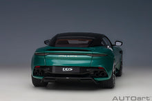Indlæs billede til gallerivisning 1/18 Aston Martin DBS Superleggera, green 1:18