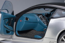 Indlæs billede til gallerivisning 1/18 Aston Martin DBS Superleggera, silver 1:18