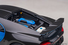 Indlæs billede til gallerivisning 1/18 Bugatti Chiron Sport, racing blue/carbon 1:18