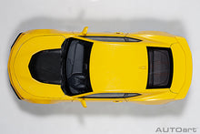 Indlæs billede til gallerivisning CHEVROLET CAMARO ZL1 COUPE 2017 BRIGHT YELLOW