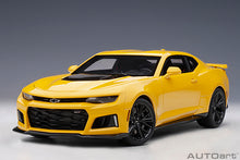 Indlæs billede til gallerivisning CHEVROLET CAMARO ZL1 COUPE 2017 BRIGHT YELLOW