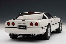 Indlæs billede til gallerivisning 1986 Chevrolet Corvette, white 1:18