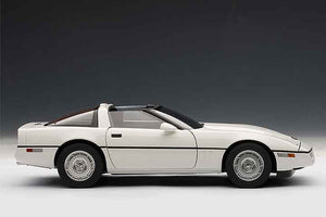 1986 Chevrolet Corvette, white 1:18