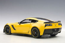 Indlæs billede til gallerivisning 2015 Chevrolet Corvette C7 Z06 C7R, racing yellow 1:18
