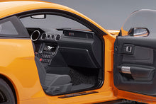 Indlæs billede til gallerivisning FORD USA MUSTANG SHELBY GT350R COUPE 2017 ORANGE FURY