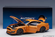Indlæs billede til gallerivisning FORD USA MUSTANG SHELBY GT350R COUPE 2017 ORANGE FURY